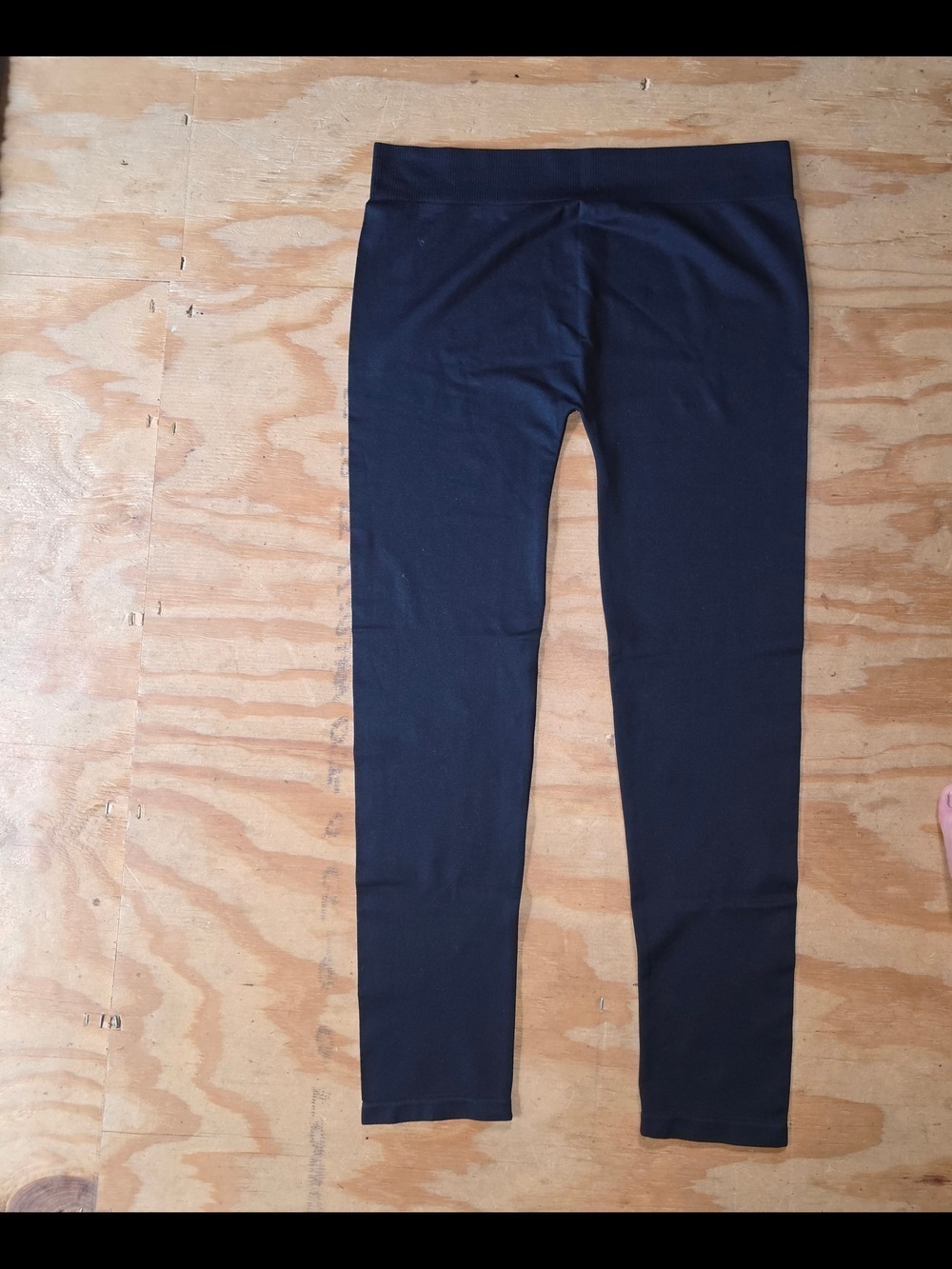 HUE Black Slim High-Waist Leggings #CAP18 - Picture 3 of 7